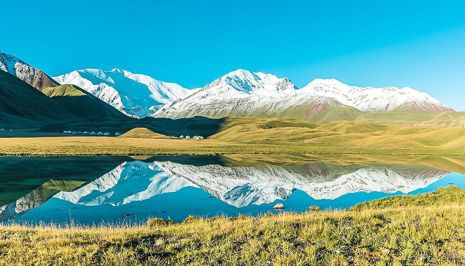 See in Tadschikistan, an der Grenze zu Usbekistan