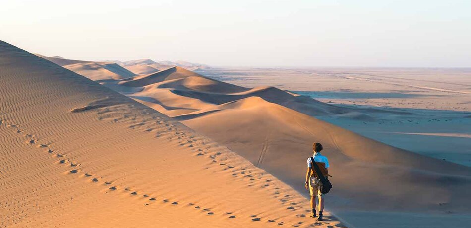 Dünen Wanderung in der Namib Wüste