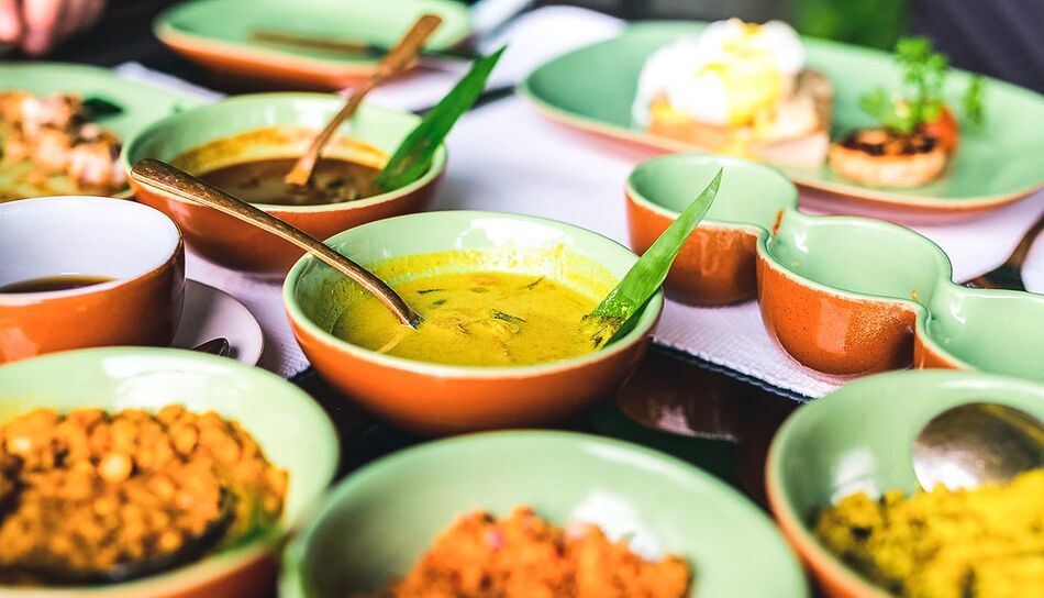 Eine Auswahl an singhalesischen Currys 