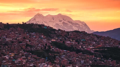 Der Illimani über La Paz, Bolivien