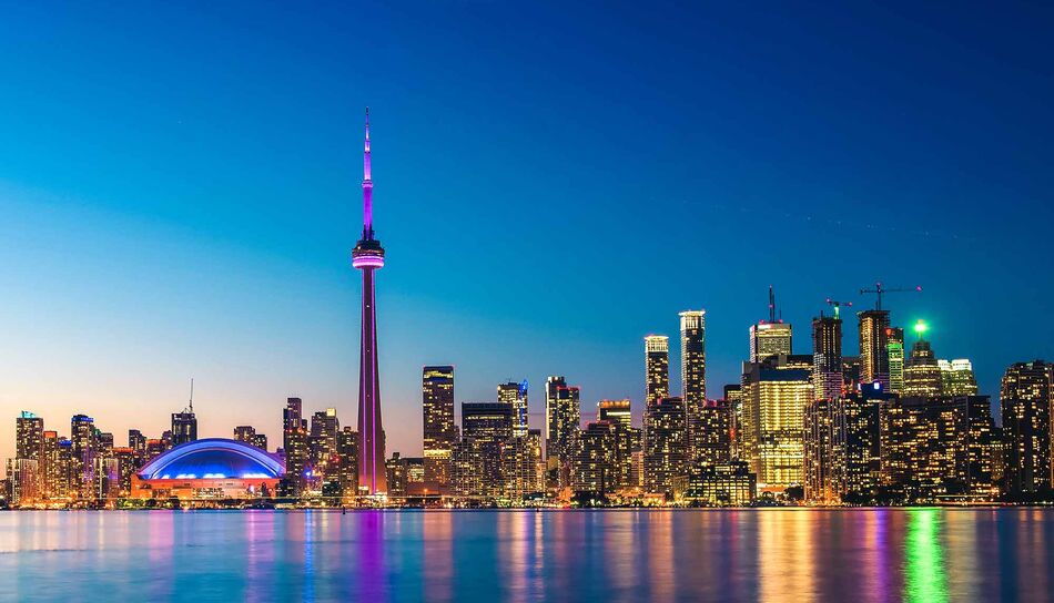 Torontos Skyline bei Nacht