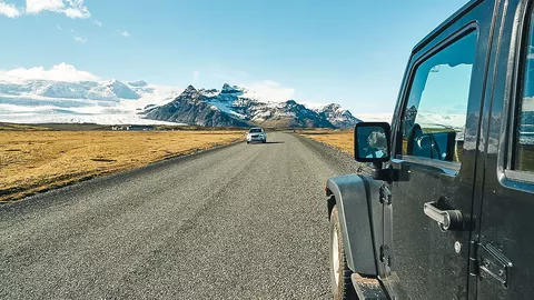 Mit dem Mietwagen durch Islands Landschaft