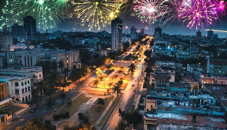 Feuerwerk über Havanna in Kuba