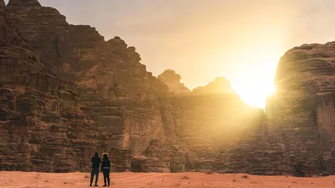 Paar bei Sonnenuntergang, Petra, Jordanien