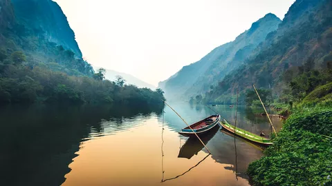 Flusstal im Norden von Laos 