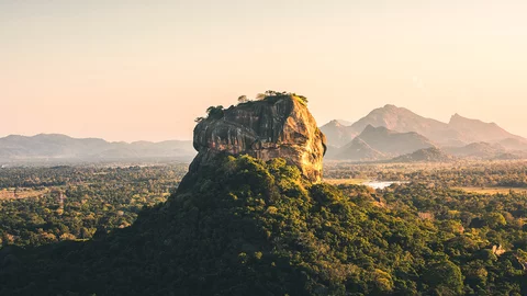 Sigiriya Rock bei Sonnenuntergang