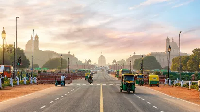 Straße zur Präsidentenresidenz in Delhi, Indien