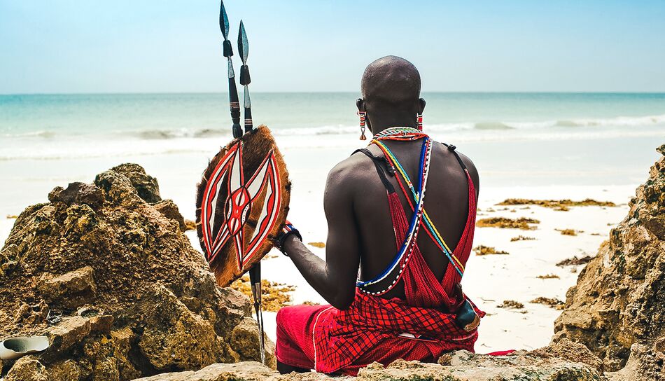 Maasai-Krieger am Diani Beach, Kenia