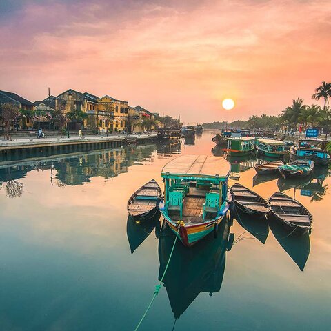 Vietnam: Sonnenuntergang an der Flusspromenade in Hoi An