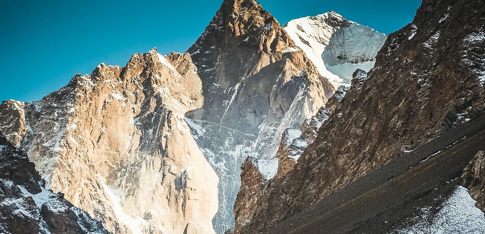 Blick auf den Aksu Gipfel in Kirgisistan