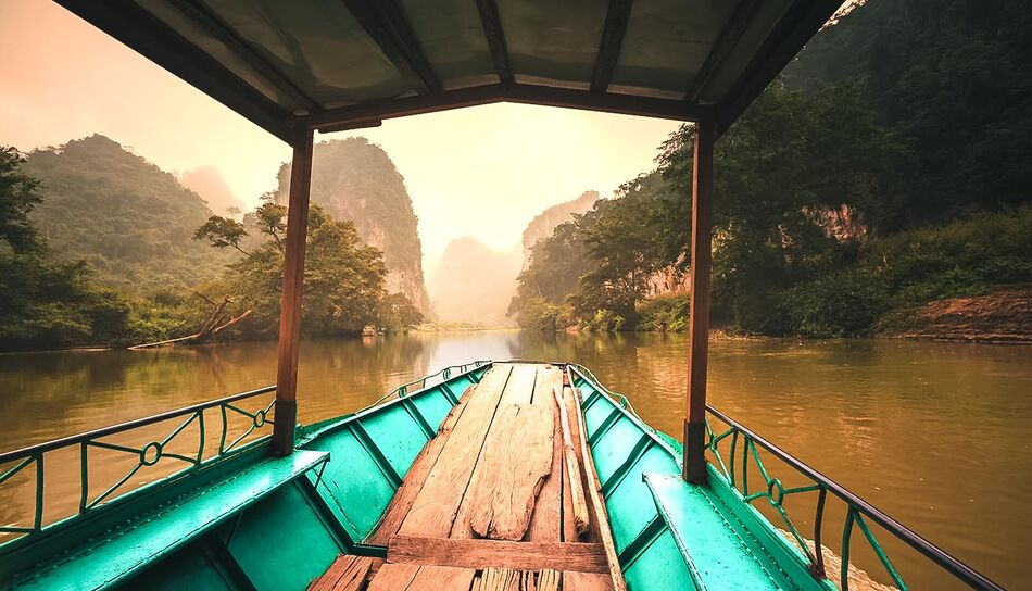 Boot auf dem Ba-Be-Lake in Vietnam