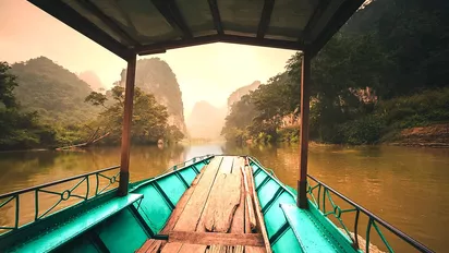 Boot auf dem Ba-Be-Lake in Vietnam