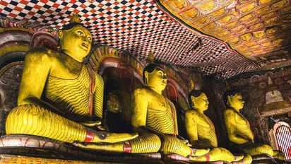 Buddha Figuren im Höhlentempel