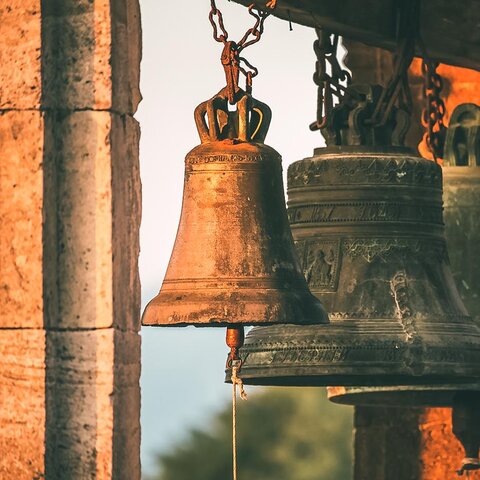 Glocken des Klosters Gelati in Georgien
