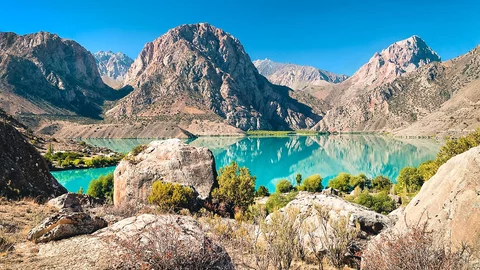 Iskanderkul See in Tadschikistan