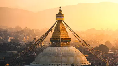 Blick auf die Stadt Kathmandu bei Sonnenuntergang in Nepal