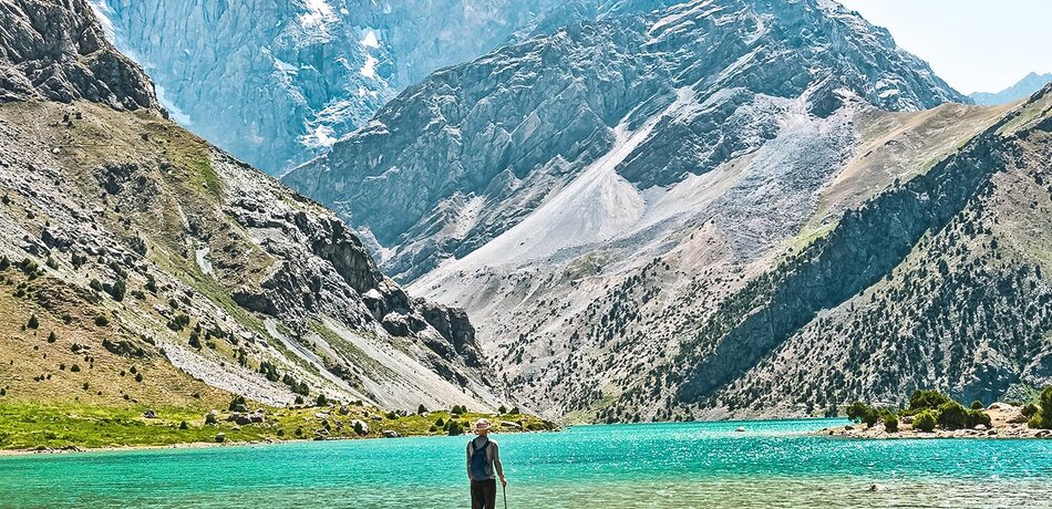 Wanderer am Kulikalon See in Tadschikistan