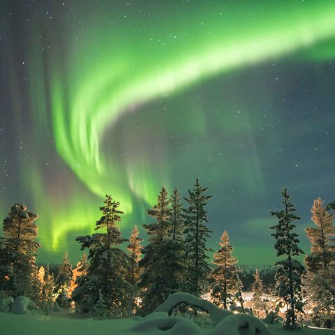 Grüne Polarlichter in Lappland, Finnland