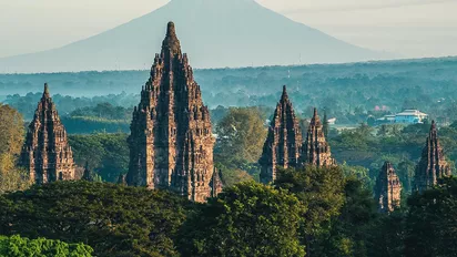 Blick auf den Prambanan Tempel in Indonesien