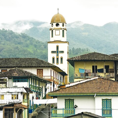 Kirchturm in Salento, Kolumbien