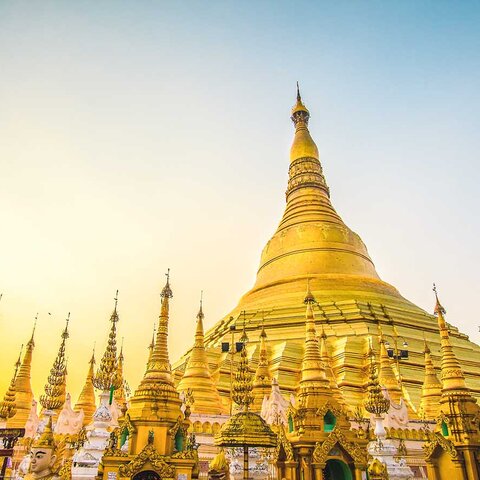 Shwemawdaw Pagode bei Sonnenuntergang, Myanmar
