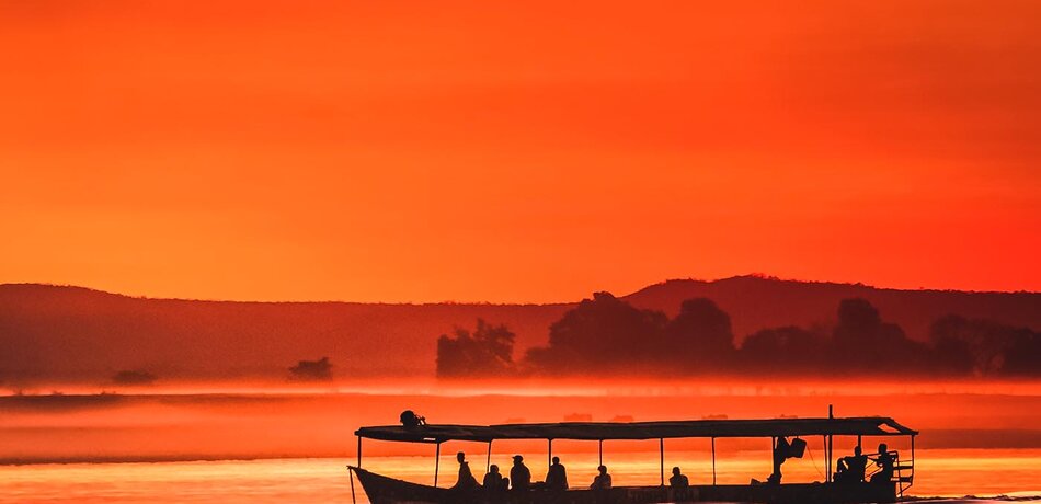 Sonnenuntergang am Tsiribihina Fluss in Madagaskar
