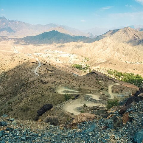 Straße durch den Wadi Sahtan, Oman