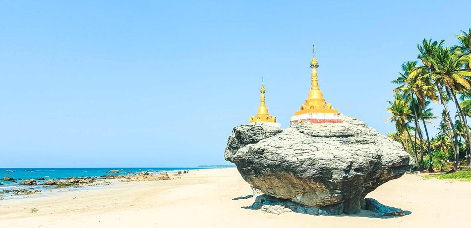 Pagoden am Strand in Myanmar