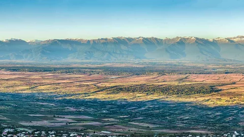 Blick auf das Bergpanorama in Kachetien